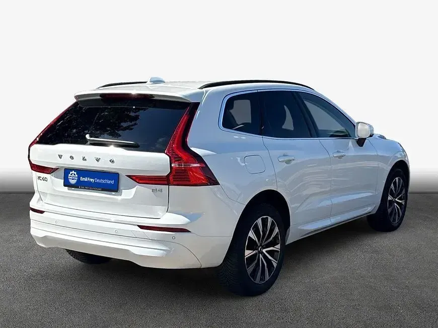 Gebraucht Volvo XC60 Core 197 PS (144 kW) 2023 Weiß SUV