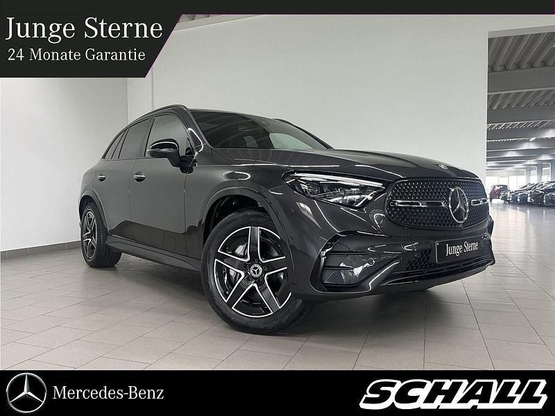 Grau Gebraucht 2023 Mercedes GLC300e AMG SUV | 62.489 € (Etwas zu teuer) - Bild 1/4