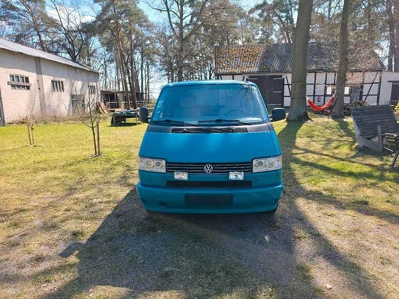 Usado VW Multivan 110 HP (80 kW) 1995 Verde Monovolume