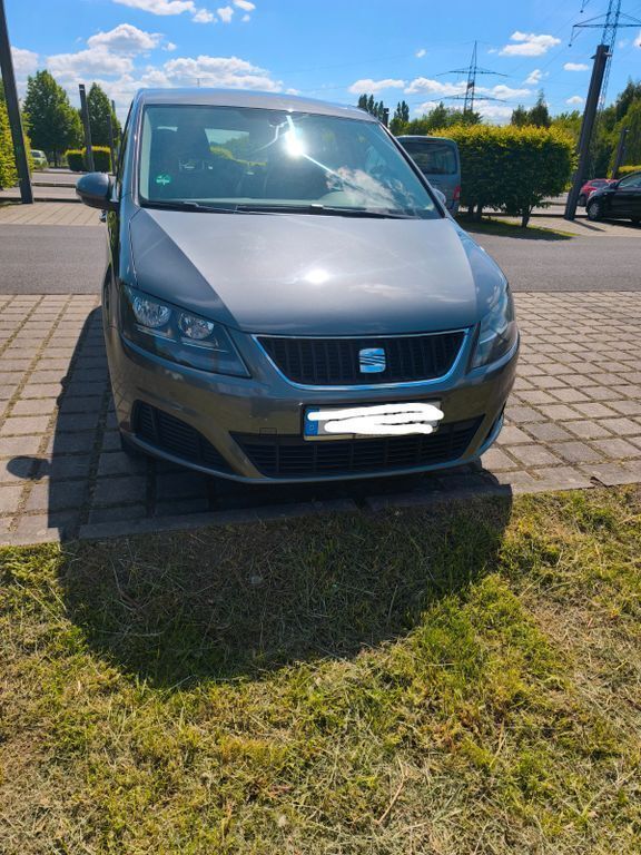Grau Gebraucht 2010 Seat Alhambra Ecomotive Van / Kleinbus | 10.200 € - Bild 1/4
