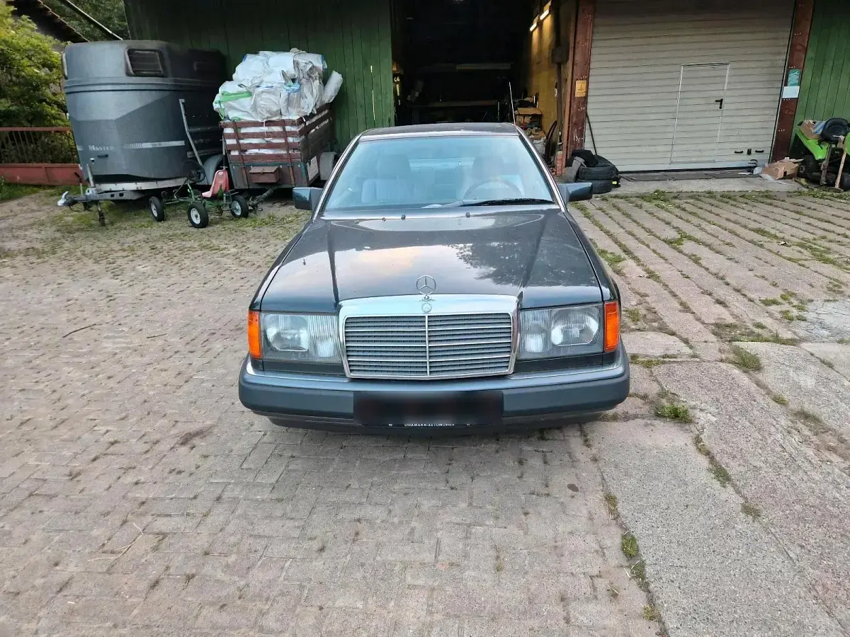 Gebraucht Mercedes E230 132 PS (97 kW) 1990 Coupé