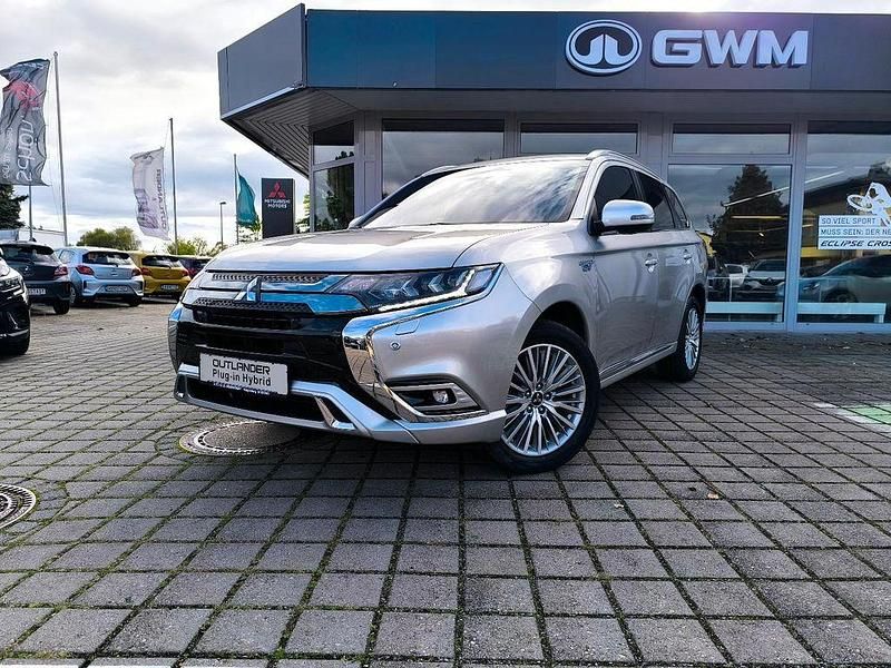 Gebraucht Mitsubishi Outlander P-HEV Plus 135 PS (99 kW) 2021 Silber SUV