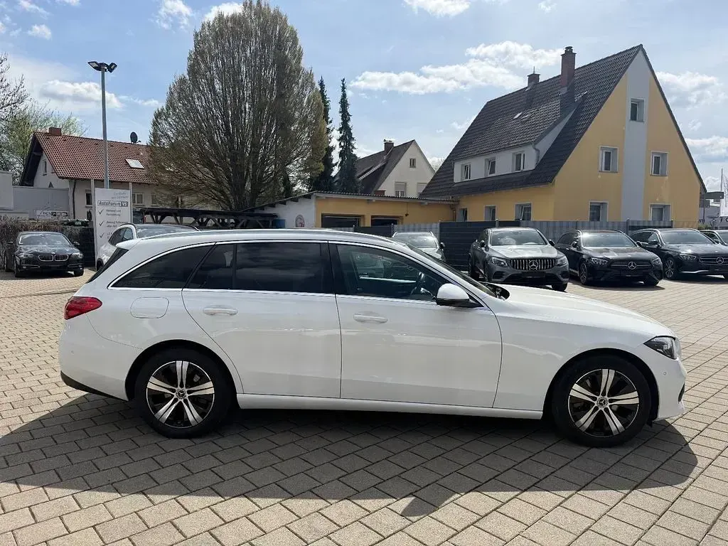 Gebraucht Mercedes 220 200 PS (147 kW) 2022 Weiß Limousine