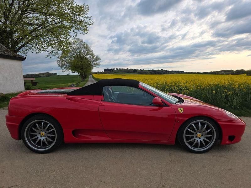 Second-hand Ferrari 360 400 CP (294 kW) 2003 Roșu Cabrio