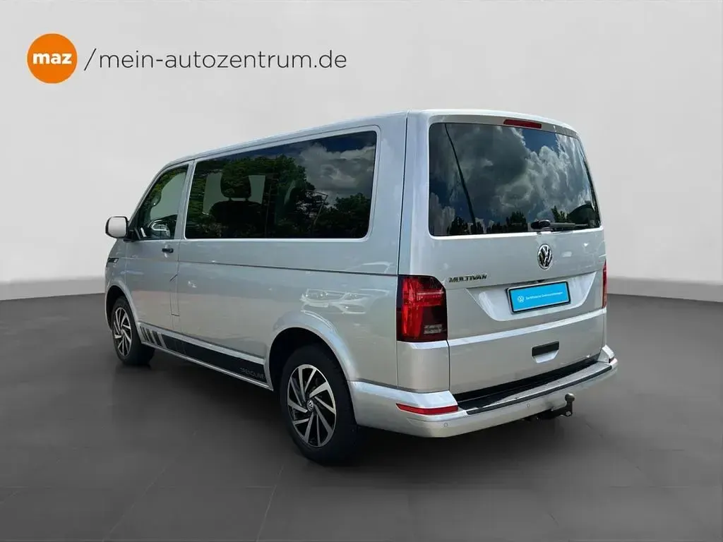 Gebraucht VW Multivan Trendline 150 PS (110 kW) 2020 Reflexsilber metallic Van / Kleinbus