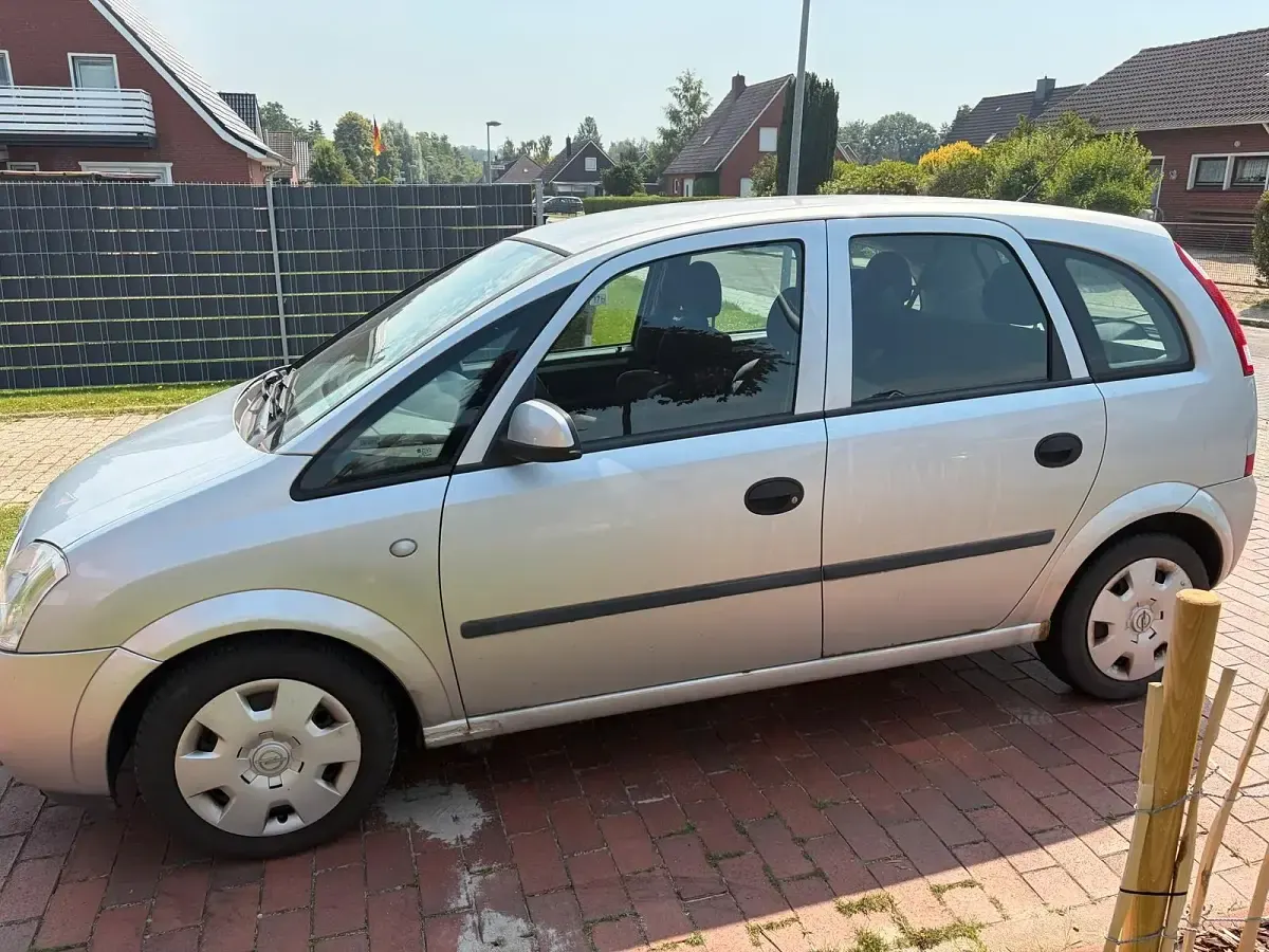 Gebraucht Opel Meriva 90 PS (66 kW) 2003 Silber Van / Kleinbus