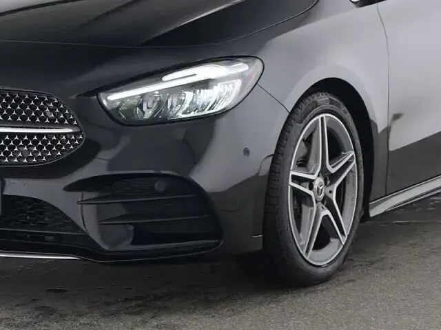 Gebraucht Mercedes B200 AMG line 163 PS (119 kW) 2025 Schwarz Kleinwagen