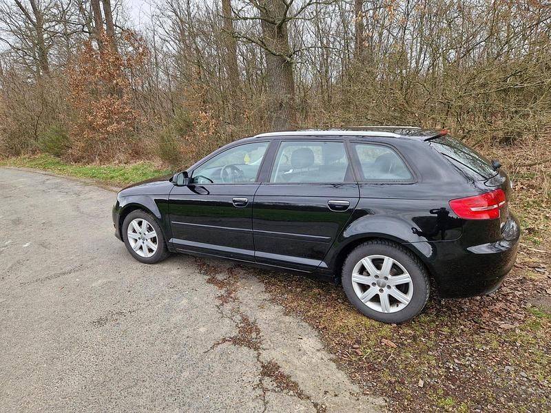 Gebraucht Audi A3 Attraction 105 PS (77 kW) 2013 Schwarz Kleinwagen