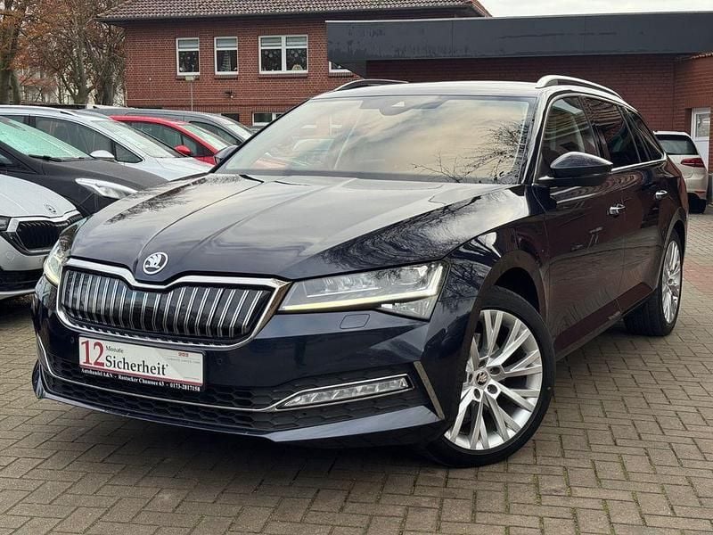Gebraucht Skoda Superb Style 218 PS (160 kW) 2021 Blau Kombi