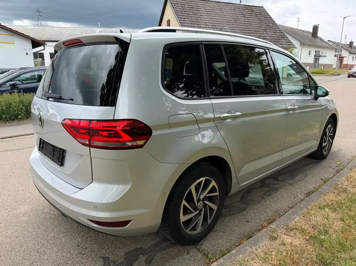 Gebraucht VW Touran Sound 150 PS (110 kW) 2017 Reflexsilber metallic Van / Kleinbus