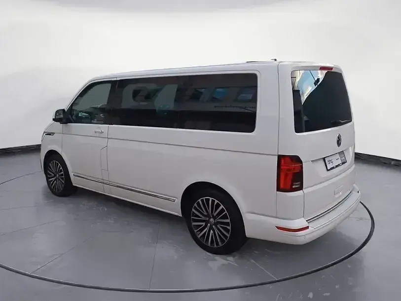 Second-hand VW Multivan Generation Six 204 CP (150 kW) 2022 Alb Monovolum