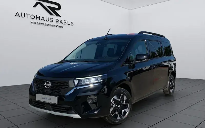 Neu Nissan Townstar Tekna 130 PS (95 kW) 2026 Schwarz Kombi