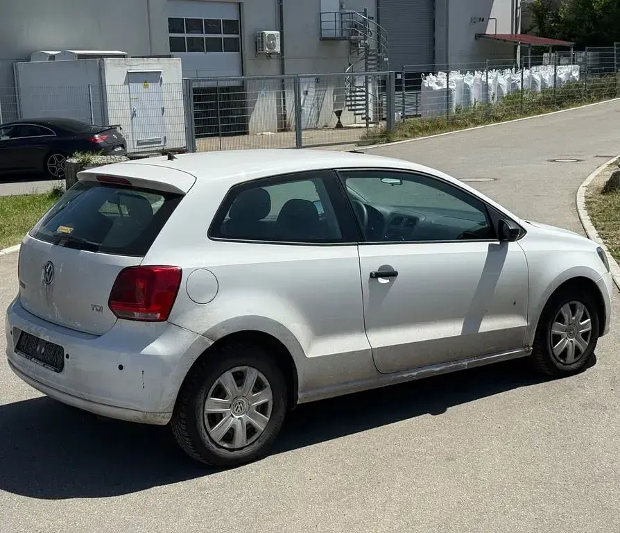 Gebraucht VW Polo 75 PS (55 kW) 2012 Weiß Kleinwagen