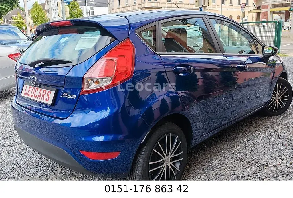 Gebraucht Ford Fiesta Trend 82 PS (60 kW) 2015 Blau Kleinwagen