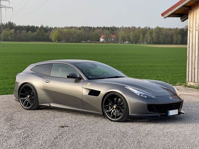 Grau Gebraucht 2016 Ferrari GTC4Lusso Coupé | 239.000 € - Bild 1/4