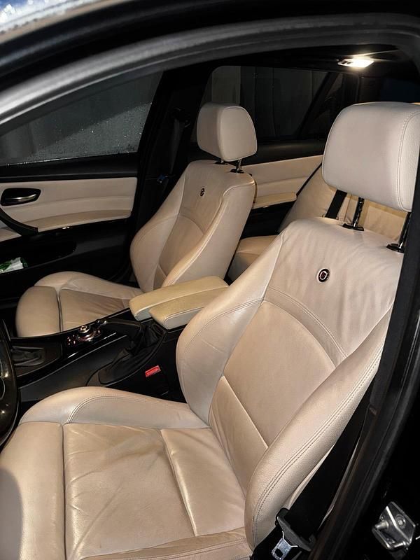 Gebraucht Alpina D3 214 PS (157 kW) 2011 Schwarz Kombi