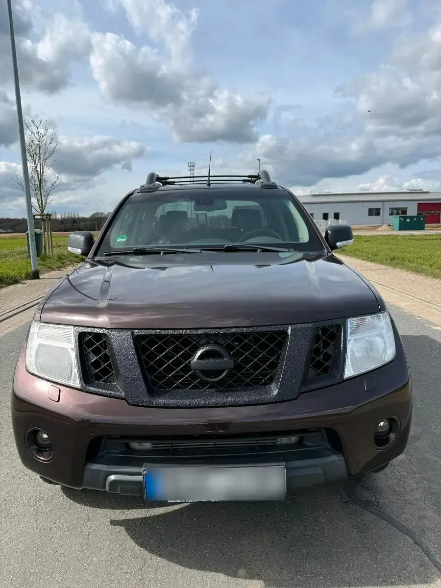 Gebraucht Nissan Navara 231 PS (169 kW) 2012 Braun Pickup