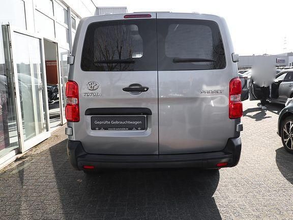 Gebraucht Toyota Proace Plus 150 PS (110 kW) 2021 Bismutsilber metallic Van / Kleinbus