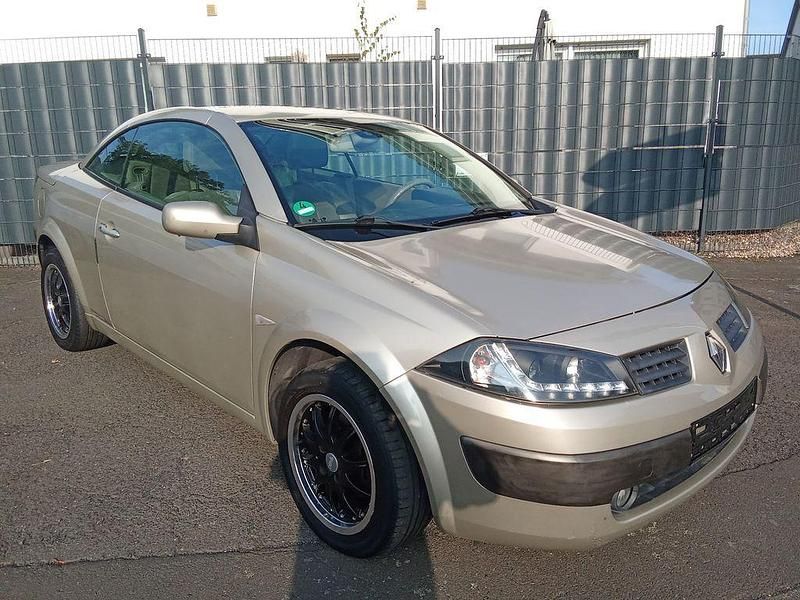 Gold Gebraucht 2004 Renault Mégane Cabriolet Privilege Cabrio | 1.450 € (Superpreis) - Bild 1/4