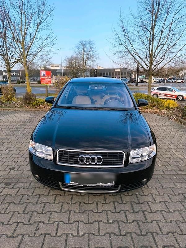 Schwarz Gebraucht 2004 Audi A4 Limousine | 1.000 € (Superpreis) - Bild 1/4
