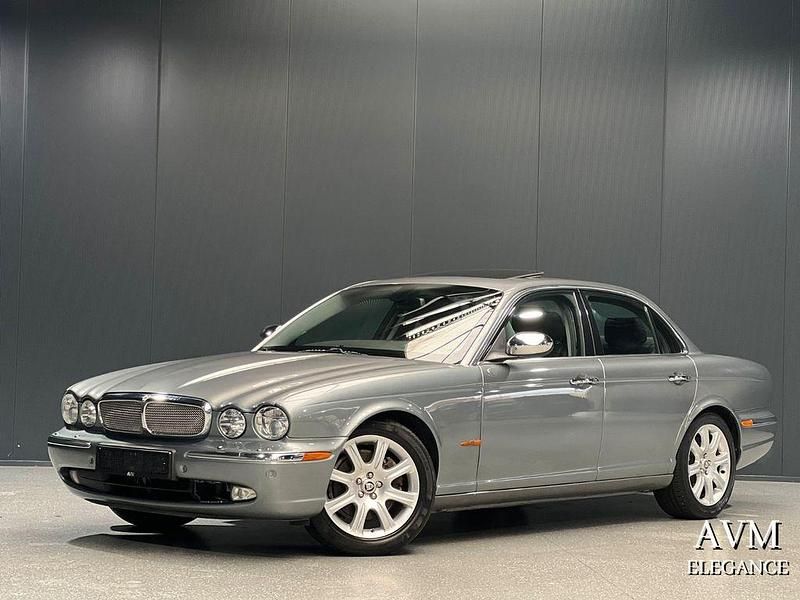 Grau Gebraucht 2006 Jaguar XJ6 Executive Limousine | 10.900 € (Fairer Preis) - Bild 1/4