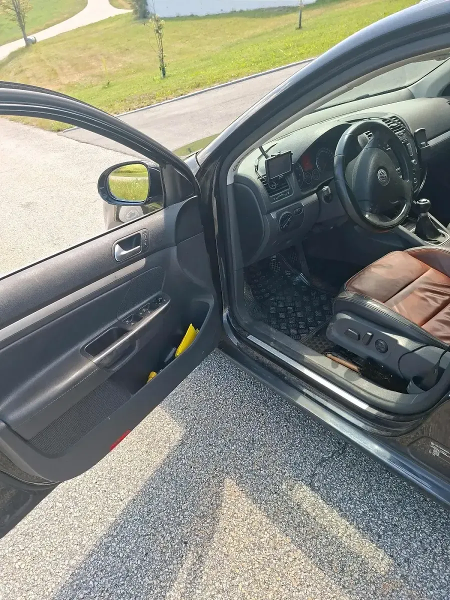 Gebraucht VW Golf VI 140 PS (102 kW) 2009 Schwarz Kleinwagen