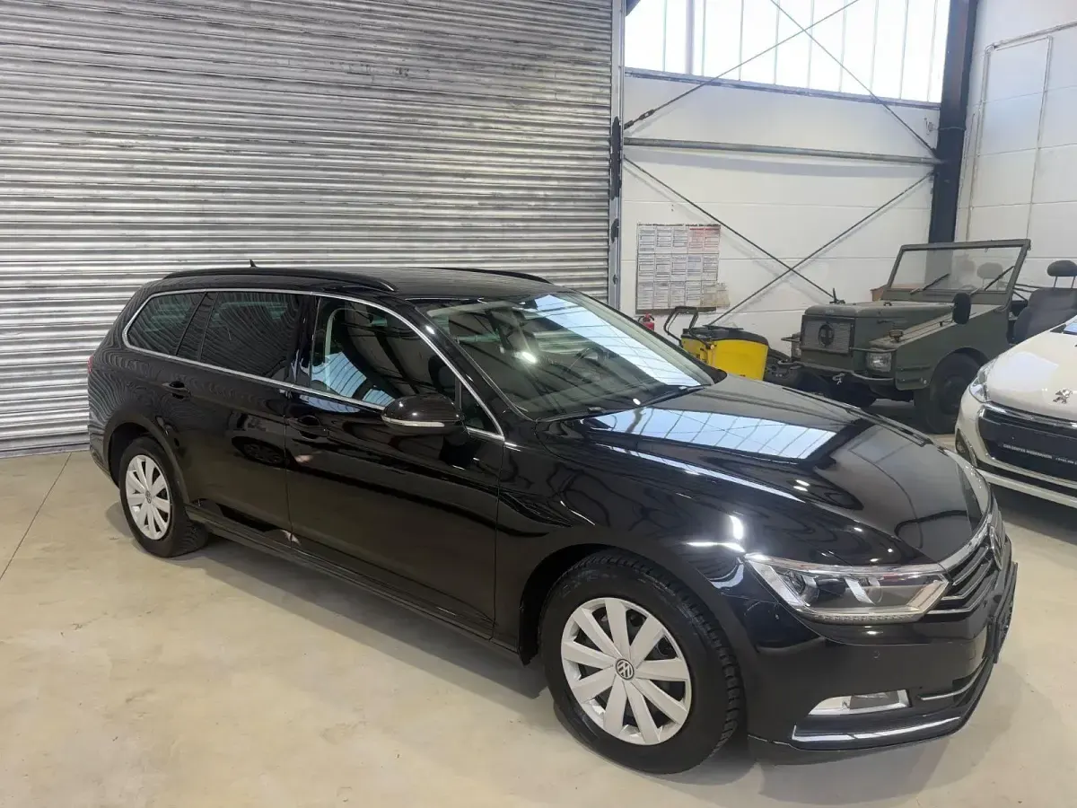 Gebraucht VW Passat Comfortline 150 PS (110 kW) 2019 Schwarz Kombi