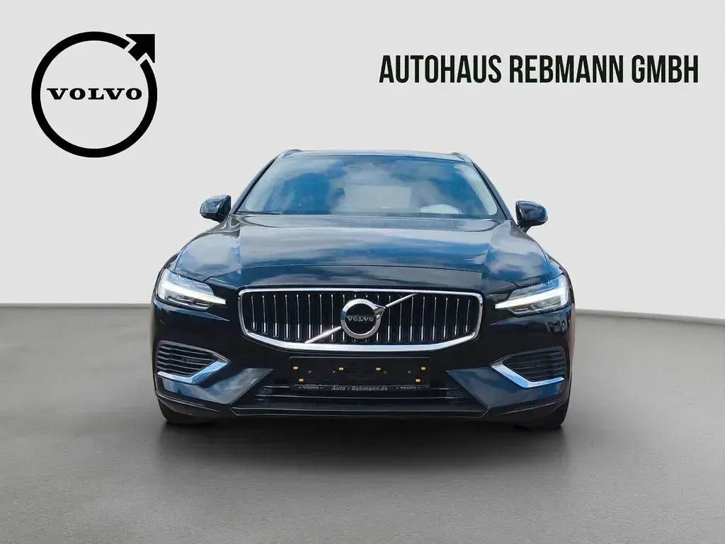 Gebraucht Volvo V60 Inscription 253 PS (186 kW) 2021 Schwarz Kombi