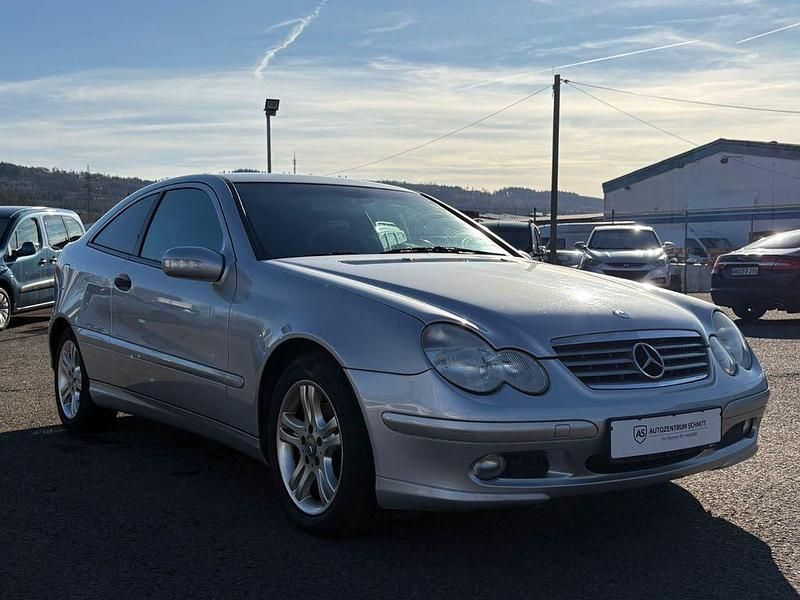 Gebraucht Mercedes C180 129 PS (94 kW) 2001 Silber Coupé