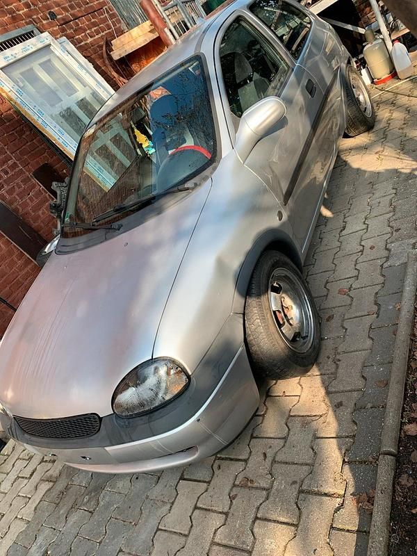 Gebraucht Opel Corsa 90 PS (66 kW) 1999 Kleinwagen
