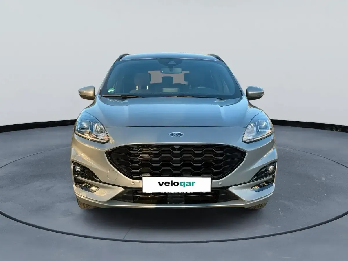 Usado Ford Kuga ST-Line 224 HP (164 kW) 2021 Prateado SUV