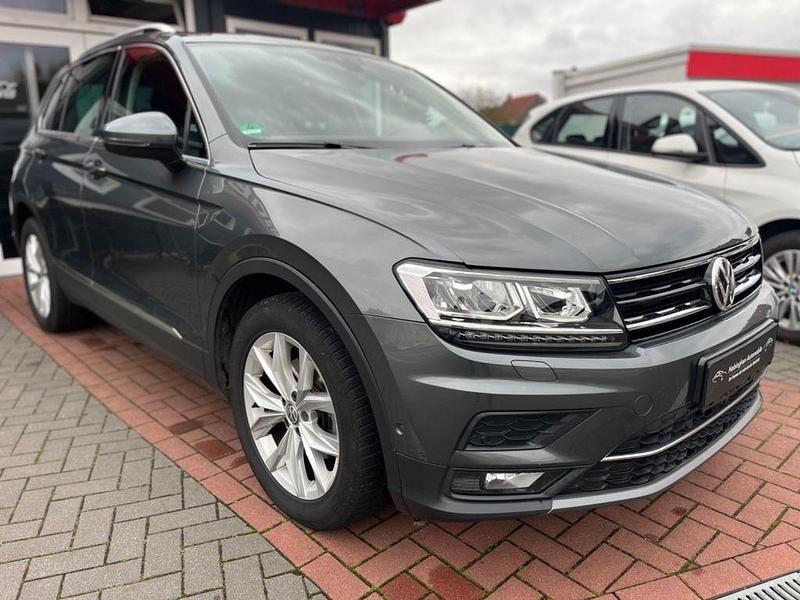 Grau Gebraucht 2018 VW Tiguan Highline SUV | 20.900 € (Fairer Preis) - Bild 1/4
