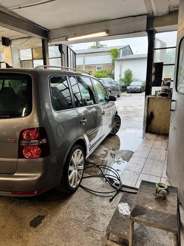 Grau Gebraucht 2008 VW Touran R-line Van / Kleinbus | 7.500 € (Teuer) - Bild 1/4