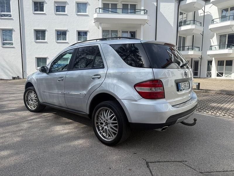 Gebraucht Mercedes ML280 190 PS (139 kW) 2008 Silber SUV