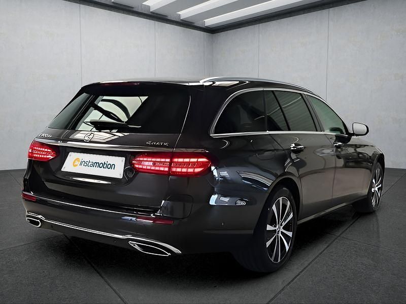 Gebraucht Mercedes E300 306 PS (225 kW) 2022 Grau Kombi