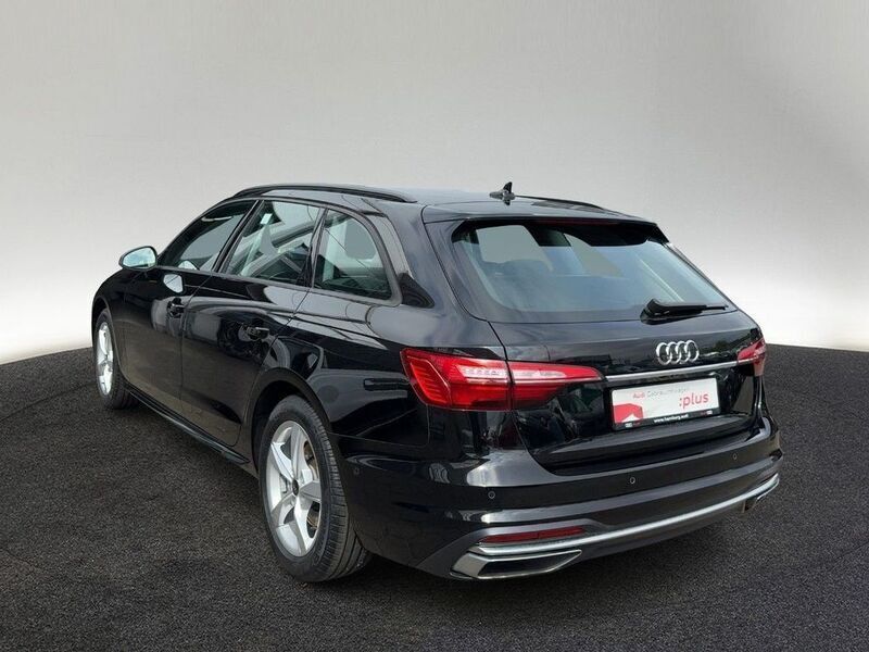 Gebraucht Audi A4 Ambiente 163 PS (119 kW) 2022 Brillantschwarz Kombi