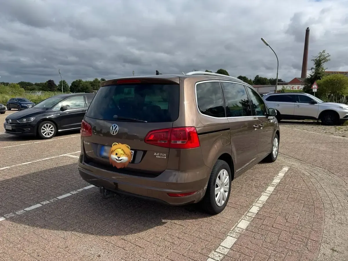 Gebraucht VW Sharan 136 PS (100 kW) 2011 Braun Van / Kleinbus