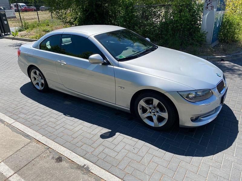 Gebraucht BMW 325 Cabriolet Comfort Edition 218 PS (160 kW) 2010 Silber Cabrio