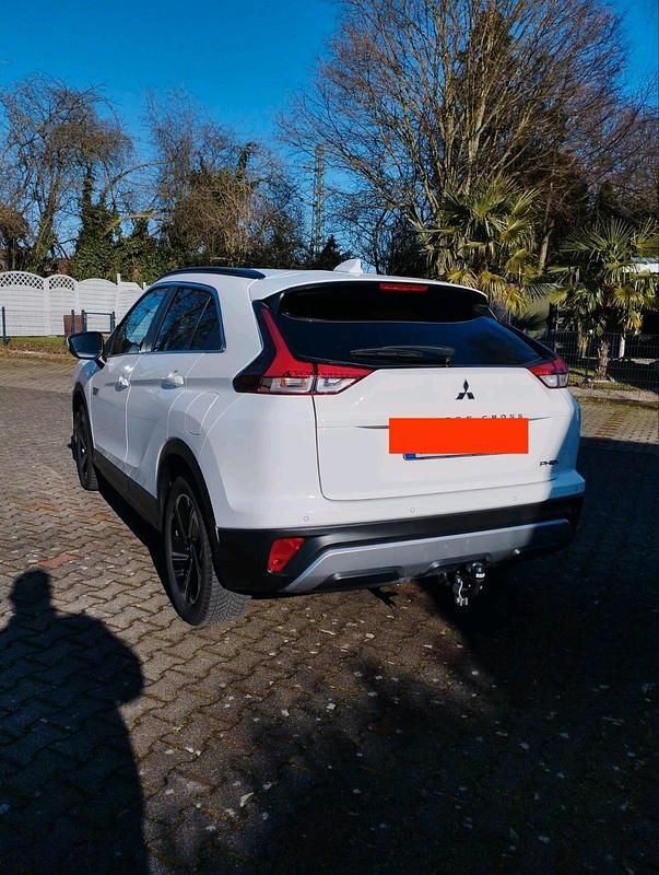 Gebraucht Mitsubishi Eclipse Cross Plus 188 PS (138 kW) 2022 Weiß SUV