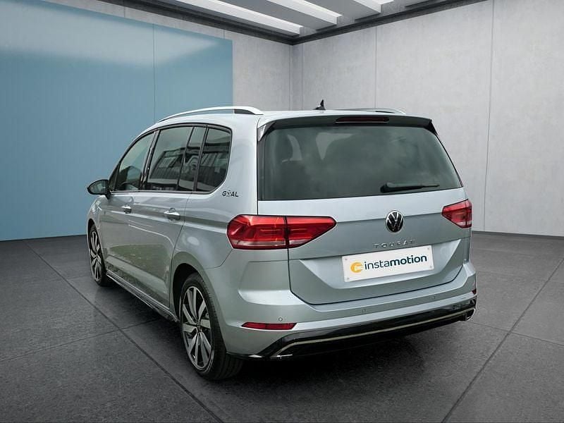 Gebraucht VW Touran 150 PS (110 kW) 2025 Silber Van / Kleinbus