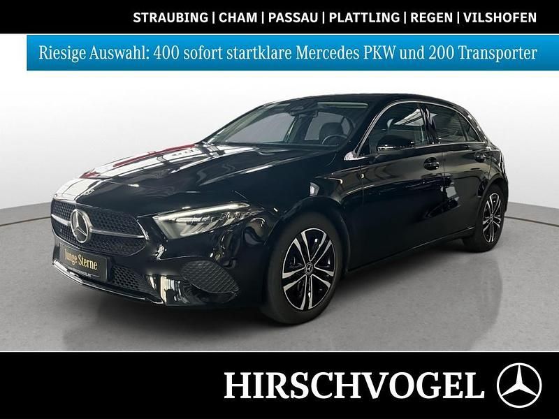 Metalliclack kosmosschwarz Gebraucht 2025 Mercedes A200 Progressive Limousine | 31.850 € (Etwas zu teuer) - Bild 1/4