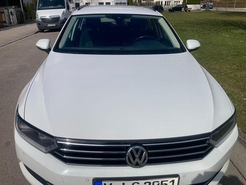 Gebraucht VW Passat Comfortline 150 PS (110 kW) 2019 Weiß Kombi