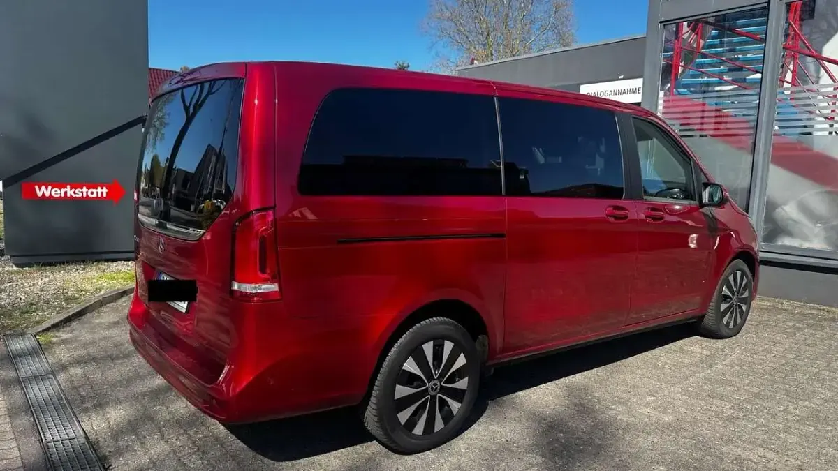 Gebraucht Mercedes V250 190 PS (139 kW) 2022 Lackfarbe hyazinthrot mb 3334 Van / Kleinbus