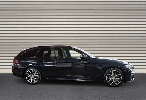 Gebraucht BMW 530e Shadowline 292 PS (214 kW) 2023 Schwarz Kombi