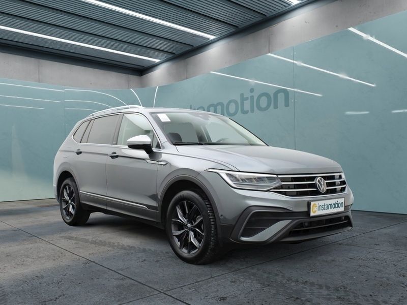 Grau Gebraucht 2024 VW Tiguan Allspace S SUV | 40.750 € (Fairer Preis) - Bild 1/4