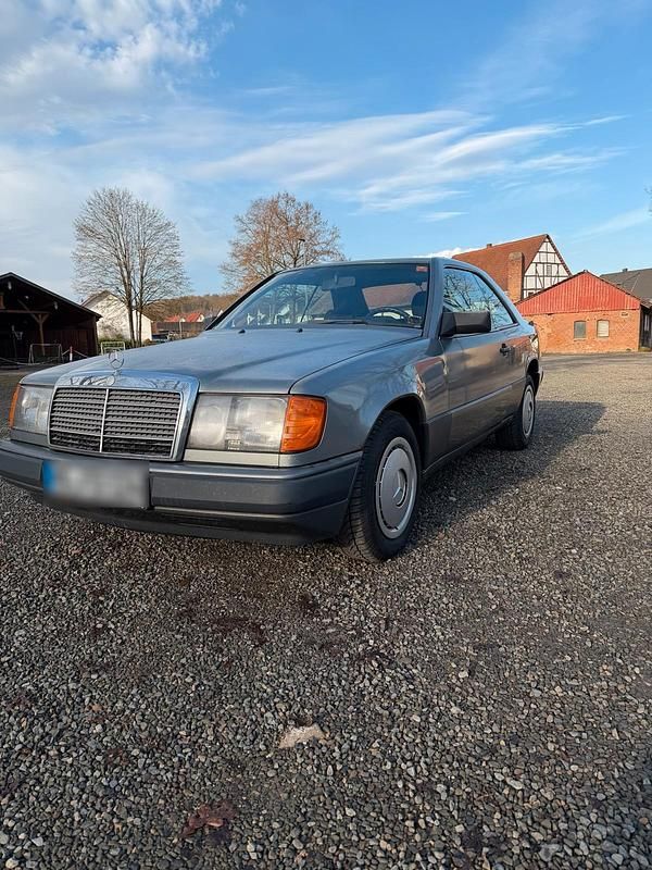 Gebraucht Mercedes 230 132 PS (97 kW) 1988 Grau Coupé