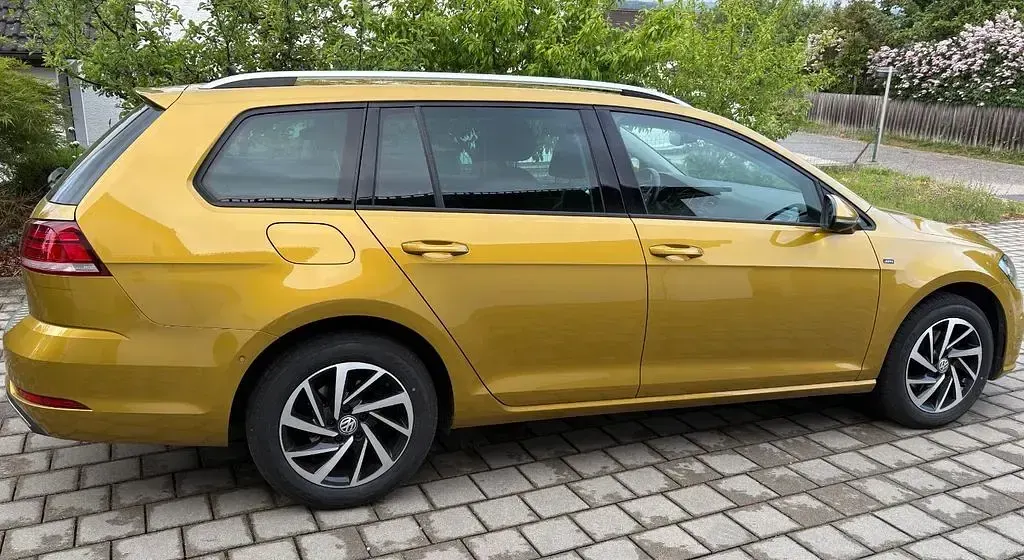 Second-hand VW Golf VII Join 125 CP (91 kW) 2018 Auriu Break