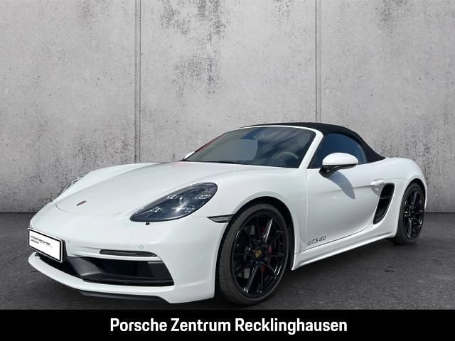 Weiss Gebraucht 2024 Porsche 718 Boxster Cabrio | 100.890 € (Fairer Preis) - Bild 1/4