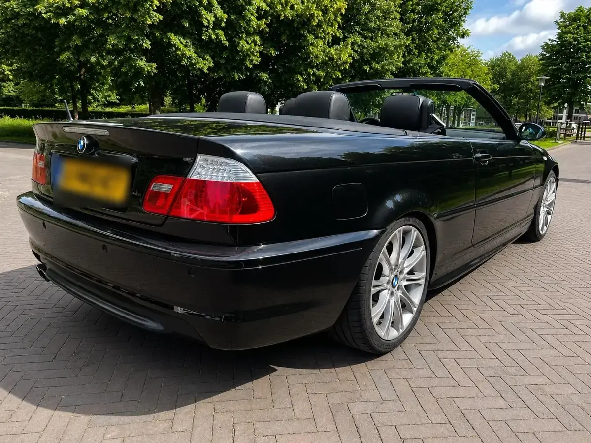 Gebraucht BMW 330 Cabriolet 231 PS (169 kW) 2003 Schwarz Cabrio