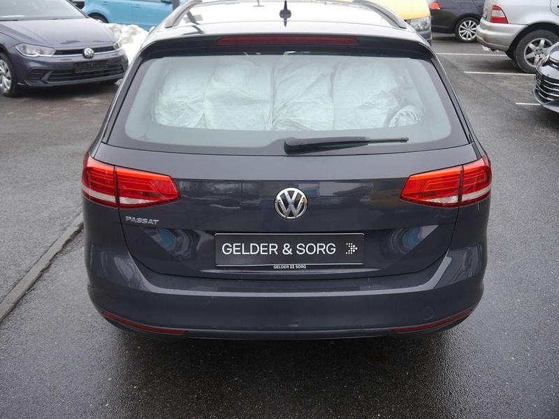 Gebraucht VW Passat 150 PS (110 kW) 2018 Grau Kombi